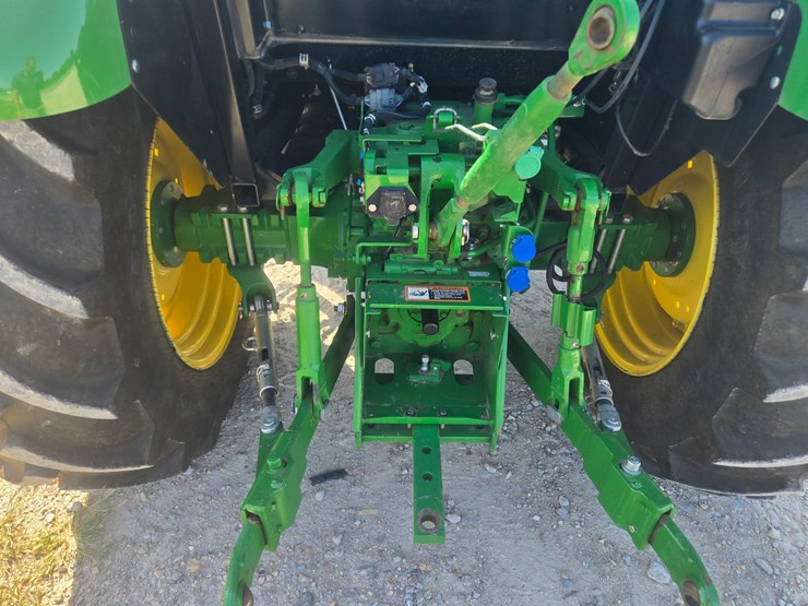 2024-john-deere-5075e-image-50