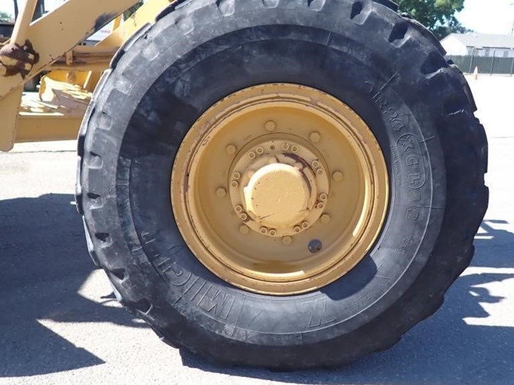 caterpillar-143h-image-15