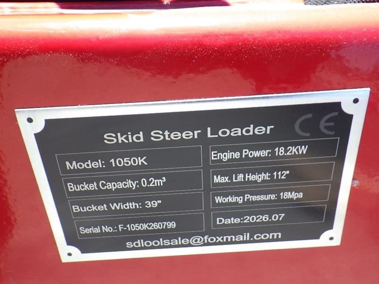 2026-future-1050k-skid-steer-tracked-loader-image-14