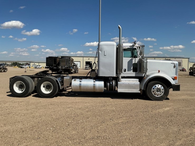 2015-peterbilt-367-image-4
