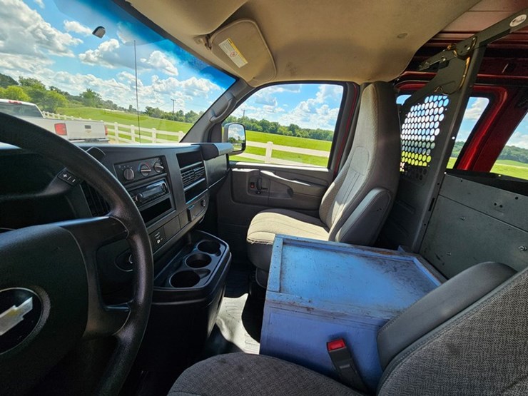 2015-chevrolet-g20-image-18