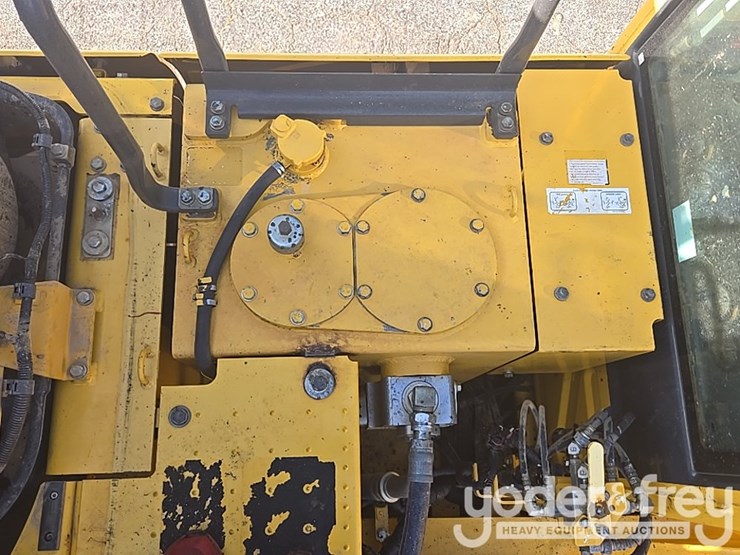 2020-komatsu-pc360-lc-11-image-28