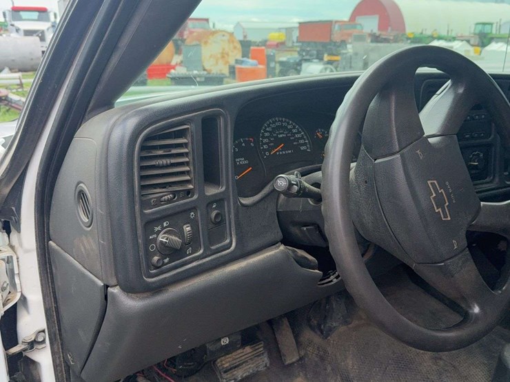 2007-chevrolet-3500-image-9