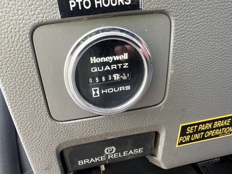 2017-ford-f550-image-28