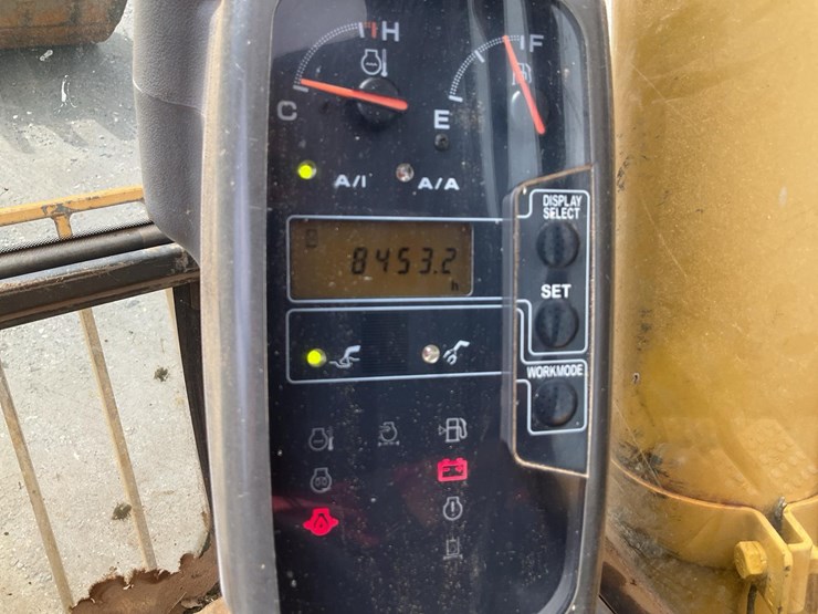 2004-deere-160c-lc-image-21