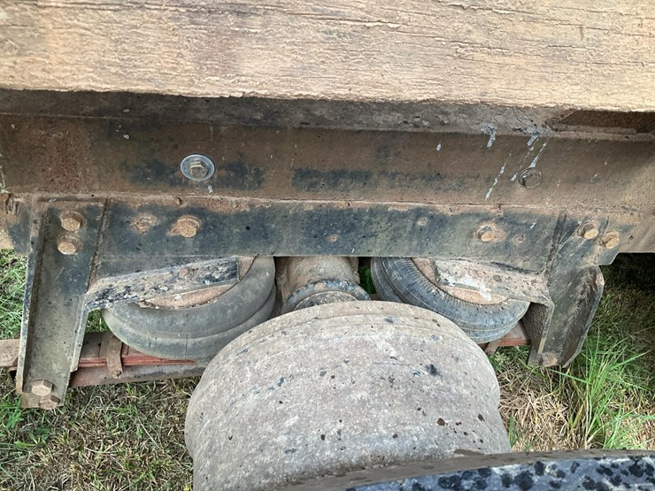 #142-•-1985-international-log-truck-image-37