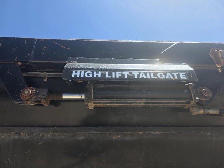 1998-peterbilt-379-image-17