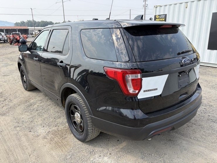 2017-ford-explorer-image-6