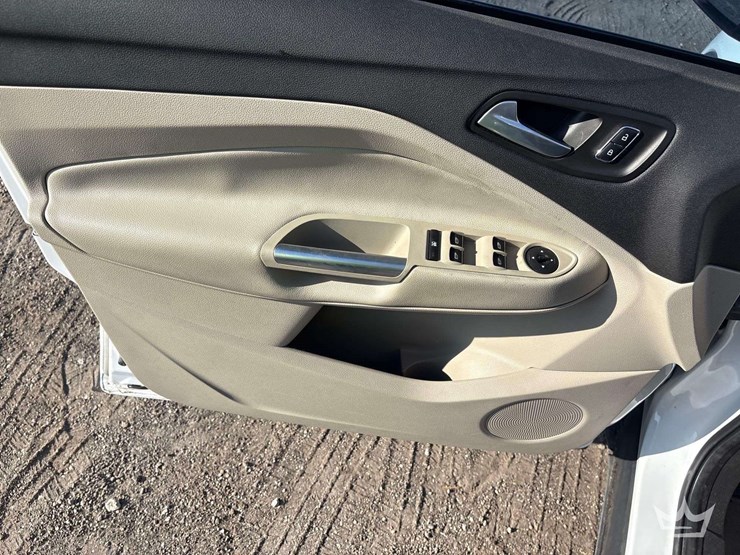 2016-ford-escape-image-11