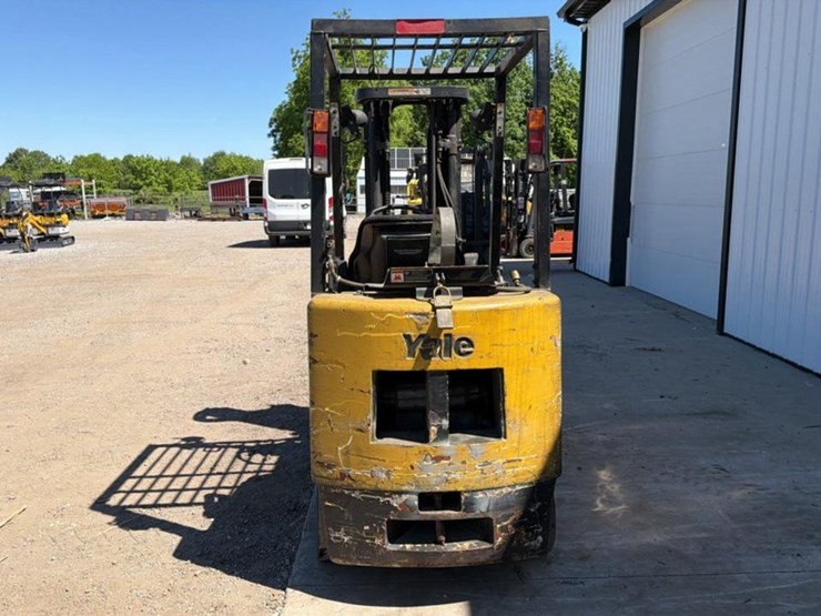 #1355-•-2004-yale-glc040-forklift-image-4