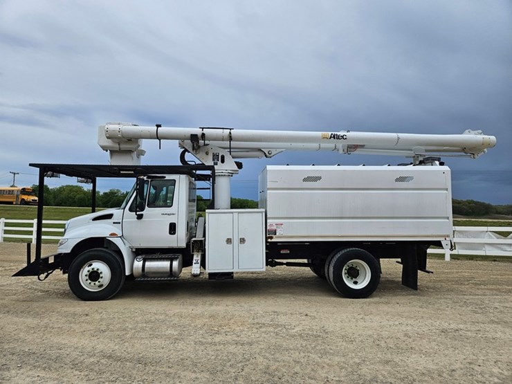 2011-international-durastar-4300-image-2