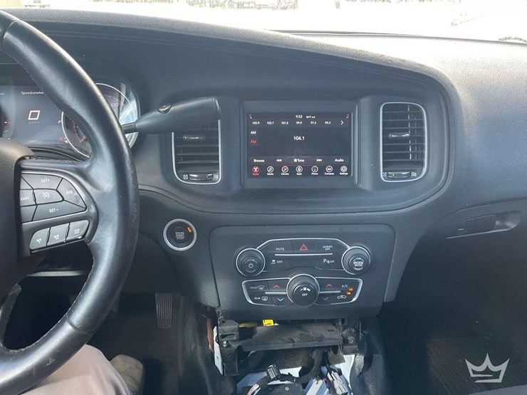 2017-dodge-charger-sedan-image-14