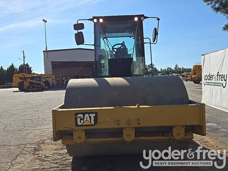 2020-caterpillar-cs56b-image-8