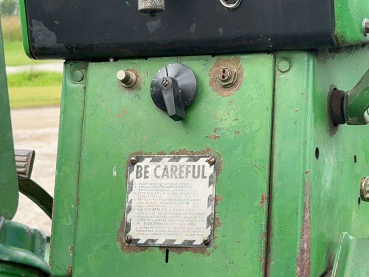 1976-john-deere-3020-image-9