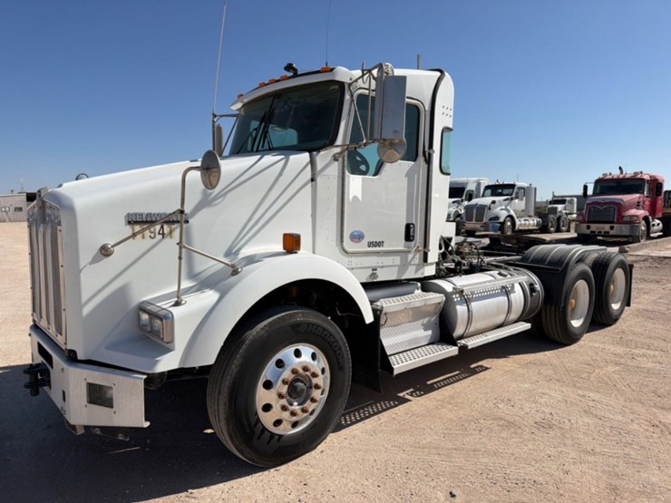 2014-kenworth-t800-image-1
