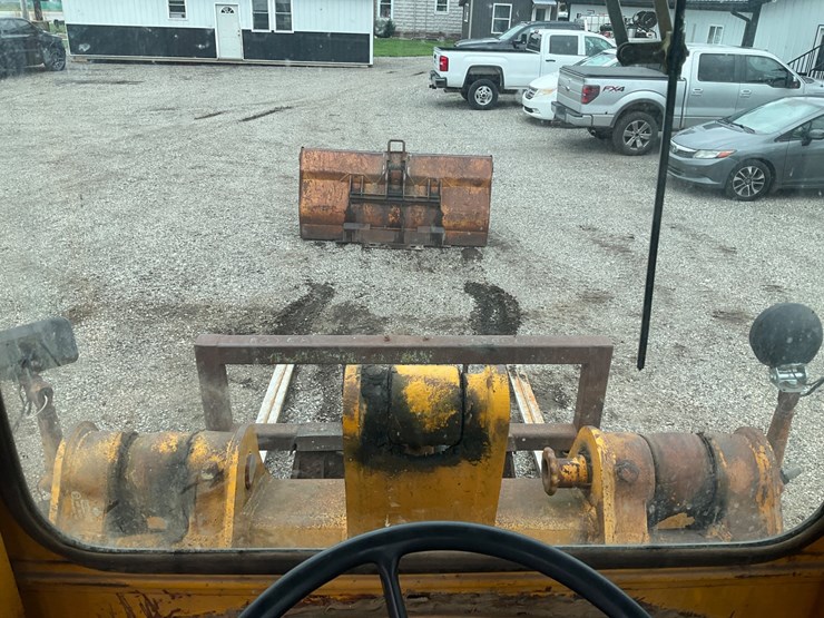 john-deere-444-image-34