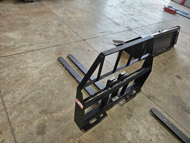 #655-•-kivel-48"-pallet-forks-image-3