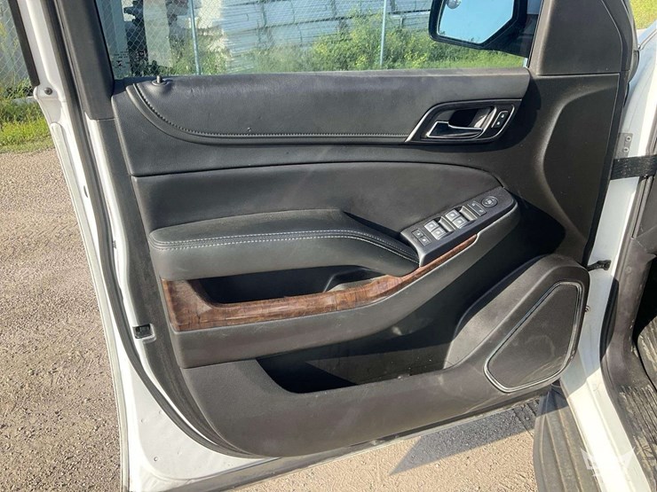 2019-chevrolet-tahoe-image-10