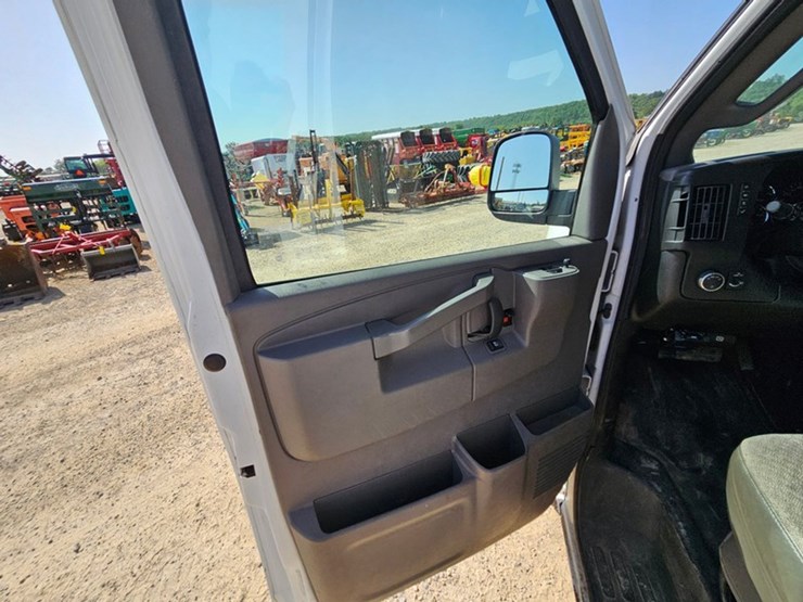 2018-chevrolet-g20-image-24