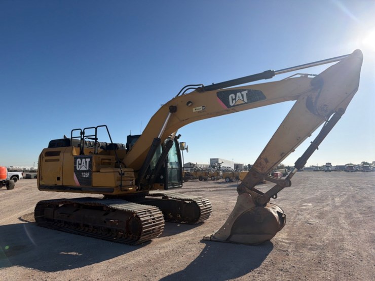 2015-caterpillar-326fl-image-4