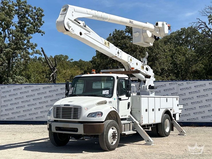 2019-freightliner-m2-106-image-1