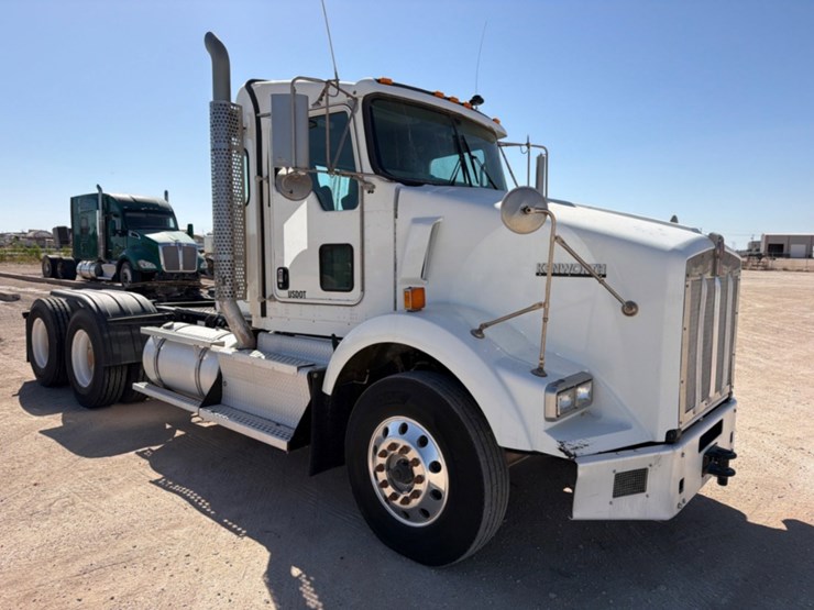 2014-kenworth-t800-image-3