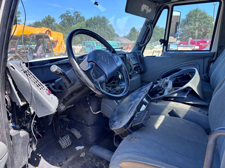 2006-international-durastar-4300-image-6