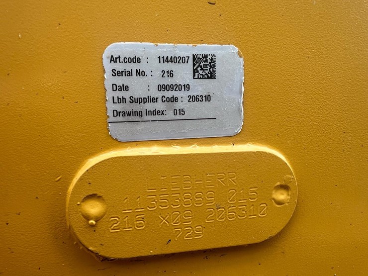 2020-deere-344l-image-13