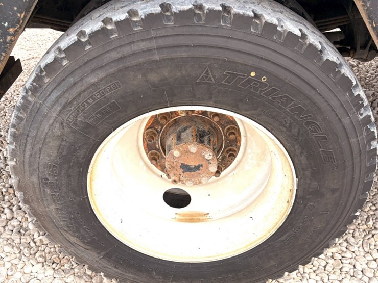 2019-international-durastar-4300-image-15