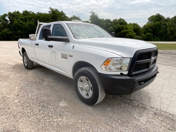 2018-dodge-3500-image-3