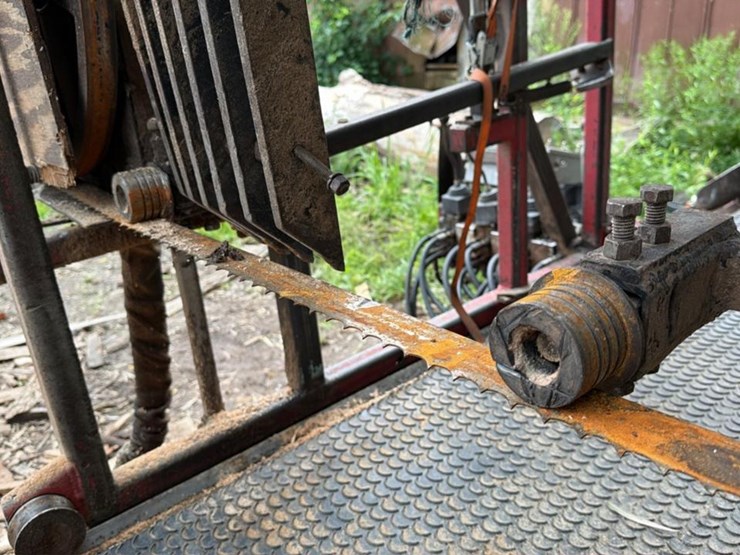 #157-•-timber-harvester-36htd25-portable-bandmill-image-9