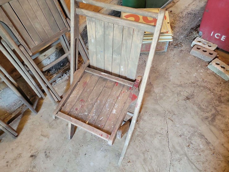 (6)-wooden-folding-chairs-image-4