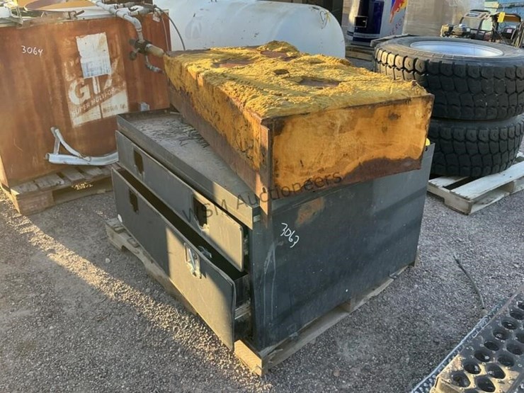 steel-toolboxes-&-tank-image-1