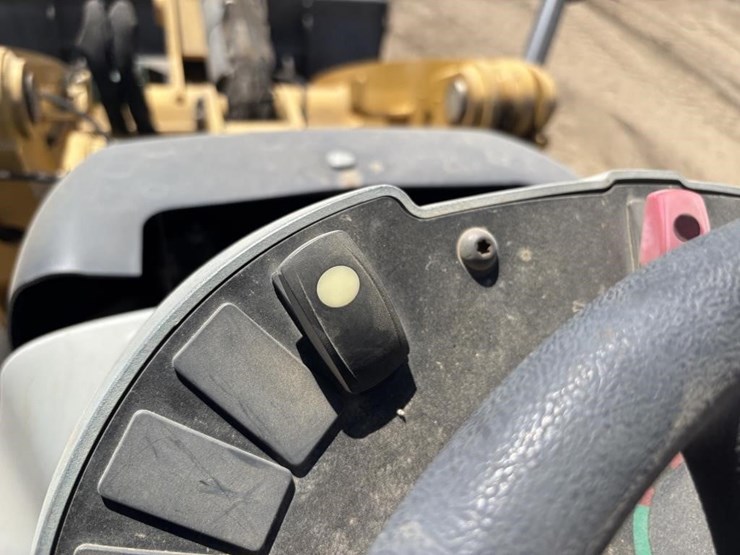2014-caterpillar-907h2-image-24