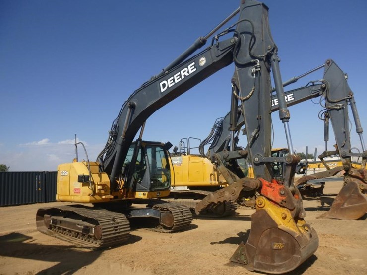 2011-deere-225d-lc-image-3