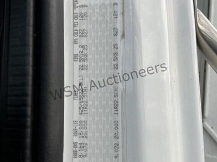 2016-freightliner-114sd-image-19