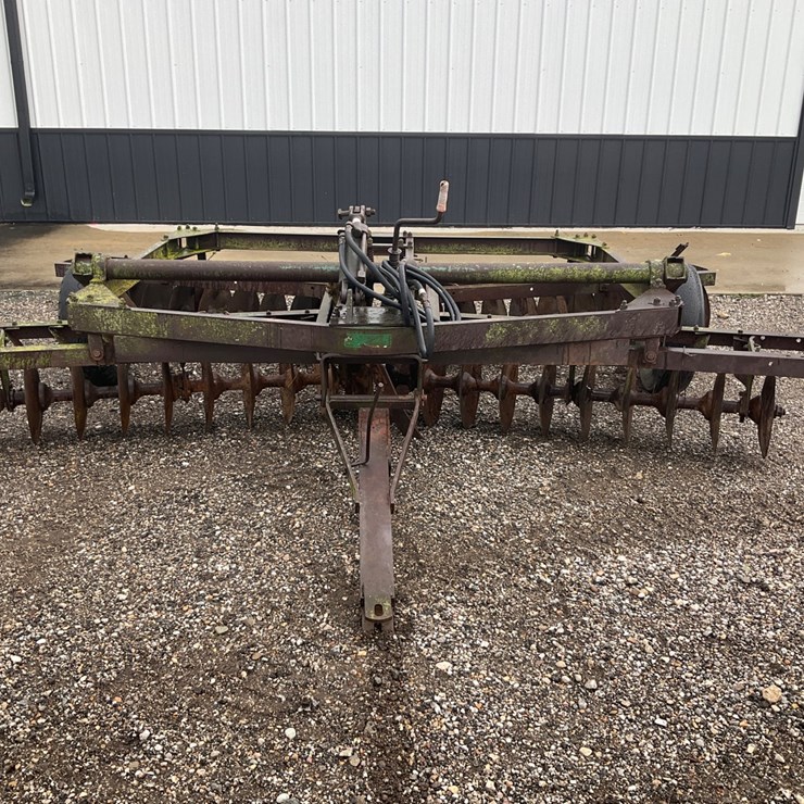 #5310 • Pull-Type Tandem Disc Harrow