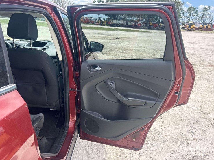 2014-ford-escape-image-22