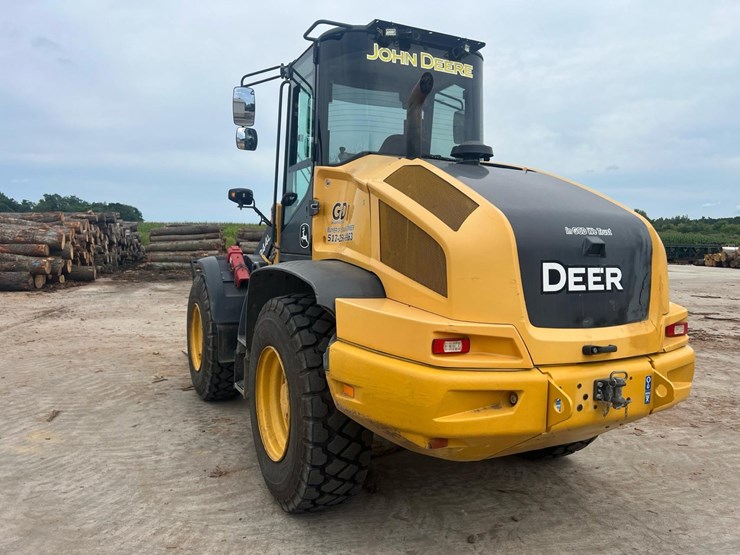2020-deere-344l-image-11