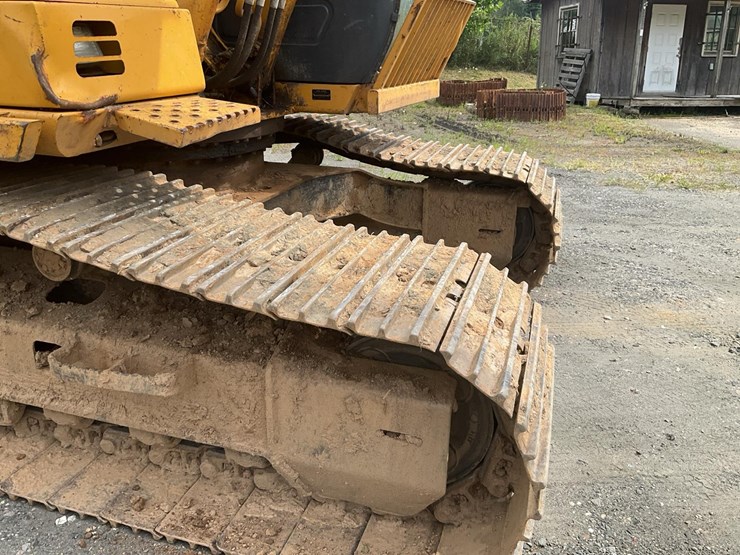 2004-deere-160c-lc-image-39