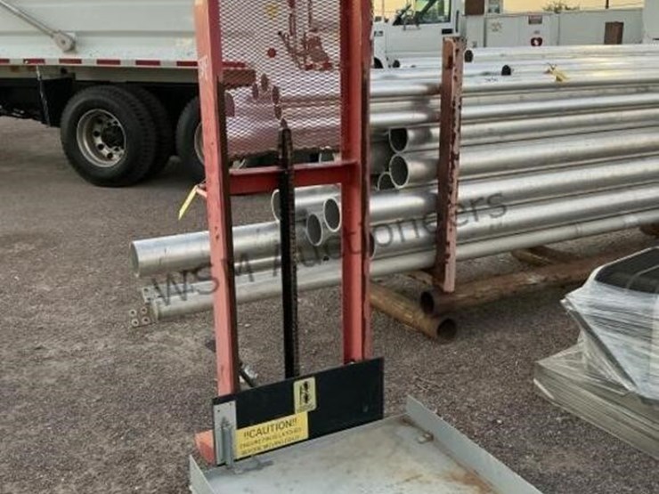 wesco-spi-68-2424-1000lb-capacity-lift-image-1