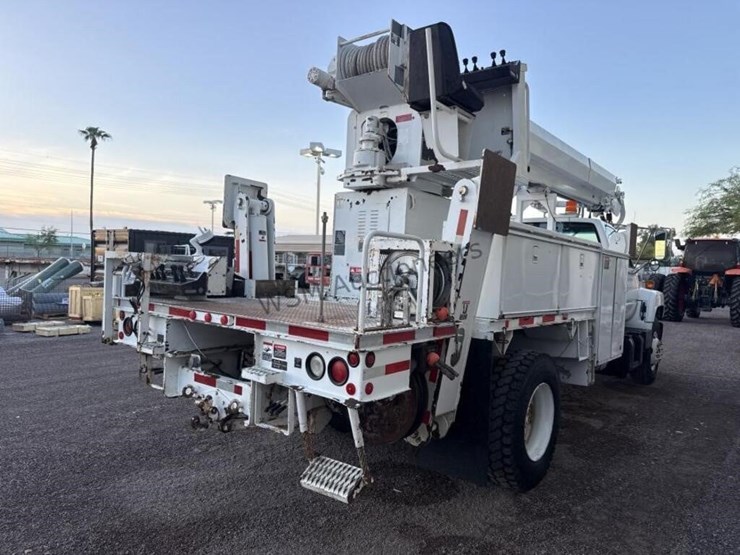 2002-chevrolet-c7500-kodiak-digger-derrick-image-8