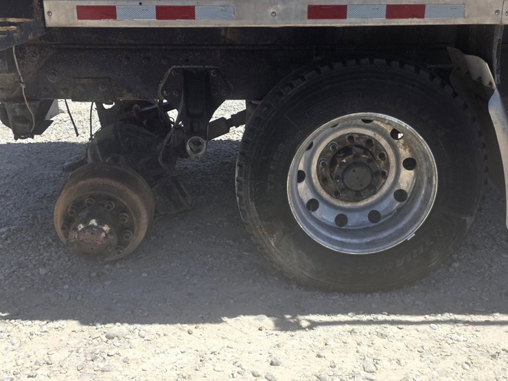 1998-peterbilt-379-image-15