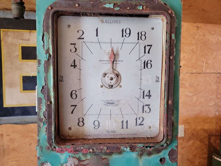 tokheim-clock-face-pump-image-5