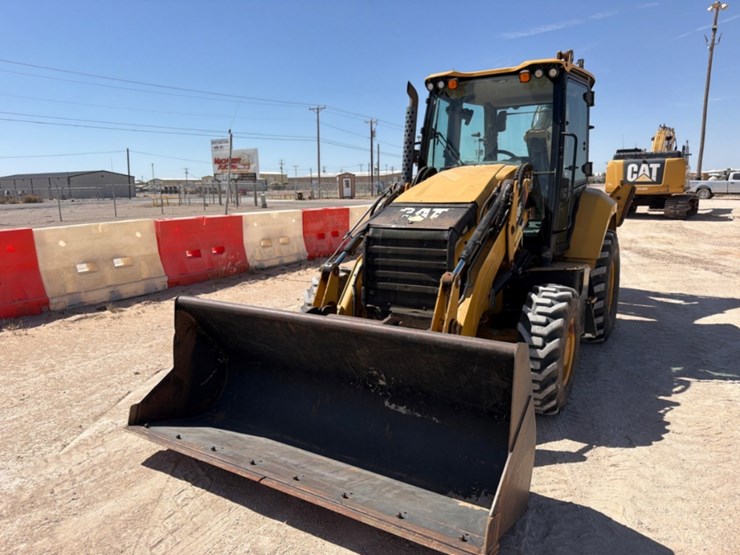 2021-caterpillar-420f2-it-image-2