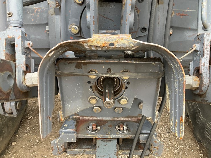 new-holland-ts100-image-33
