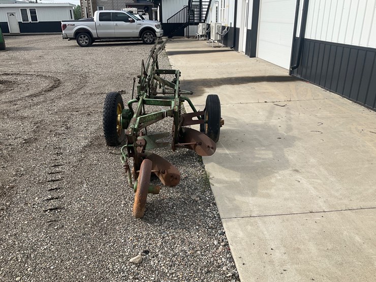 #5308-•-2-bottom-pull-type-moldboard-plow-image-3