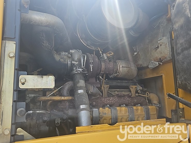 2014-deere-624k-image-16