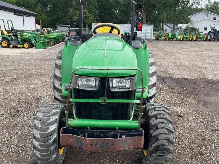 john-deere-3038e-image-8
