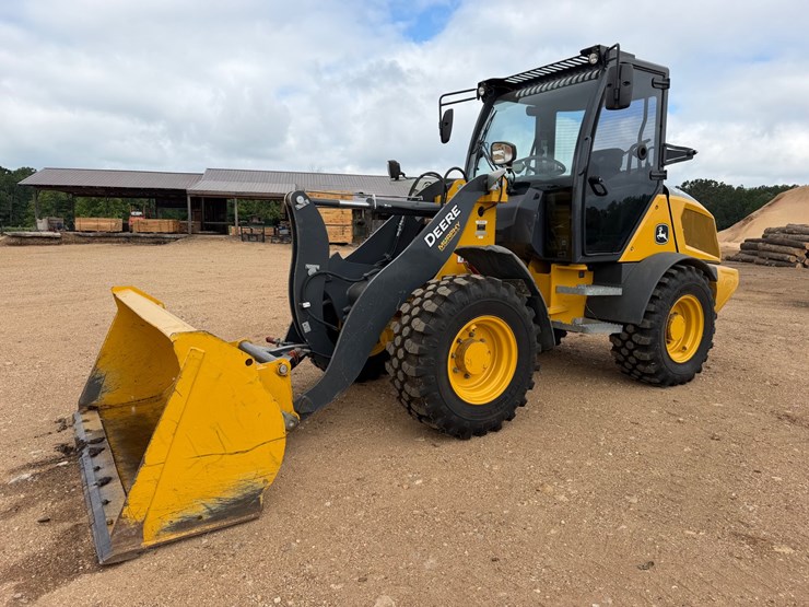 2023-john-deere-g-image-1